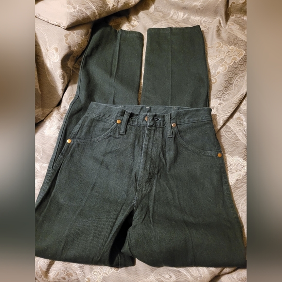 Wrangler Jeans - Picture 2 of 3